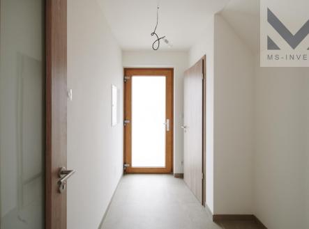 Vstup do domu a chodba.jpg | Prodej - dům/vila, 127 m²