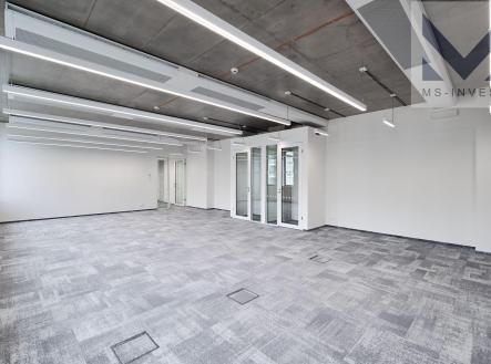 Pronájem - kanceláře, 200 m²