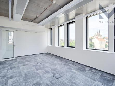 Pronájem - kanceláře, 426 m²