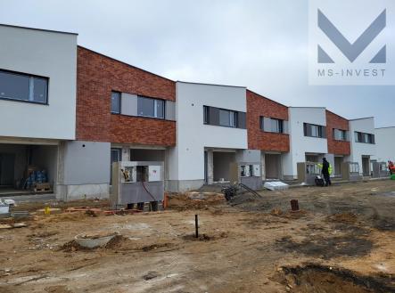 Řada K z ulice (2).jpg | Prodej - dům/vila, 127 m²