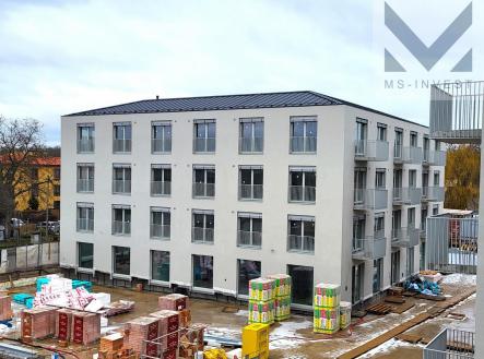 Jižní průčelí domu E.jpg | Prodej bytu, 3+kk, 69 m²