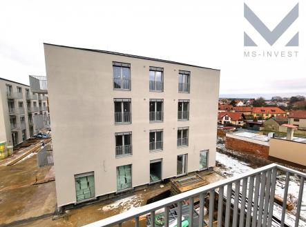 Jižní průčelí domu D.jpg | Prodej bytu, 4+kk, 86 m²