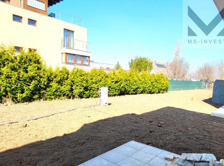 Zahrada za domem F -5...jpg | Prodej - dům/vila, 143 m²