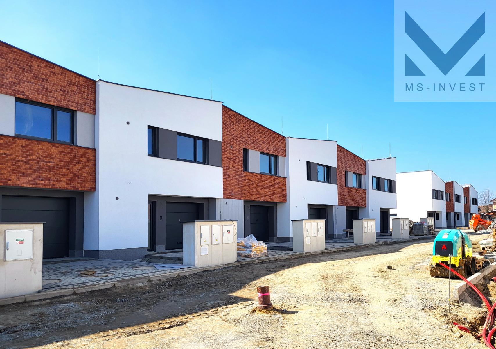 Řada domů K z ul. Hurbanova.jpg