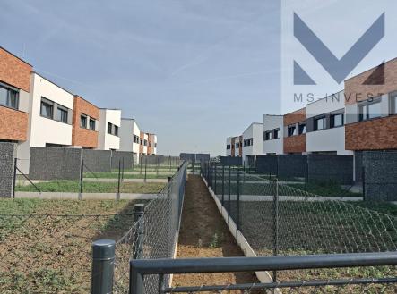 Zahrady mezi domy G a H (2).jpg | Prodej - dům/vila, 127 m²