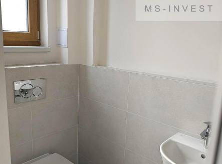 L-2 toaleta v 1NP.jpg | Prodej - dům/vila, 160 m²