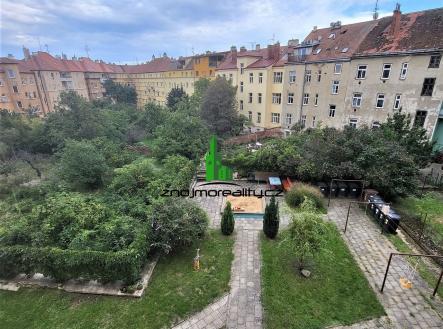 dvůr foto 1 | Pronájem bytu, 1+1, 41 m²