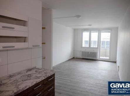 Obývací pokoj  - pohled k oknu | Pronájem bytu, 3+kk, 60 m²