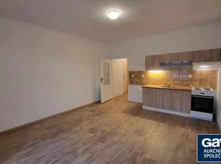 Pokoj - pohled od okna | Pronájem bytu, 1+kk, 27 m²