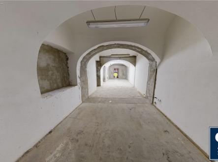 hlevní prostor - pohled k předsíni | Prodej - komerční objekt, sklad, 49 m²