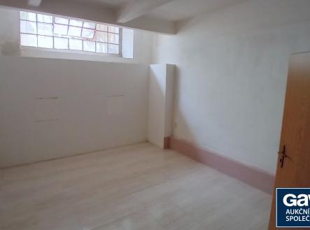 pravá místnost | Prodej - komerční objekt, sklad, 65 m²
