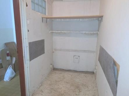 Sklep - pohled na levou stranu | Prodej - komerční objekt, sklad, 6 m²