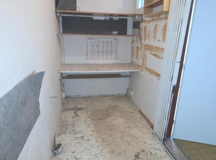 Sklep - pohled na pravou stranu | Prodej - komerční objekt, sklad, 6 m²