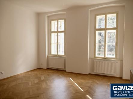 obývací pokoj - pohled k oknům | Pronájem bytu, 3+kk, 88 m²