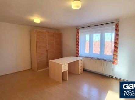 pokoj - pohled od kuchyně | Prodej bytu, 1+1, 40 m²