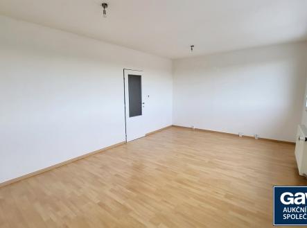 menší ateliér - pohled ke vstupu | Prodej - kanceláře, 72 m²