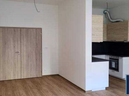 obývací pokoj - celkový pohled od okna | Pronájem bytu, 3+kk, 89 m²