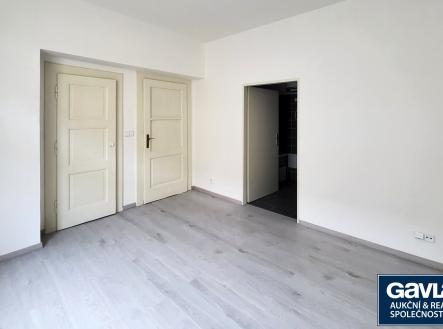 ložnice - pohled od okna | Pronájem bytu, 2+kk, 62 m²
