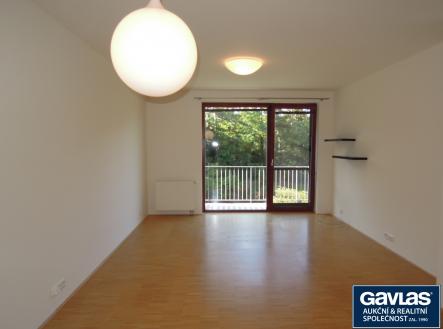 obývací pokoj  pohled k balkonu | Pronájem bytu, 2+kk, 66 m²