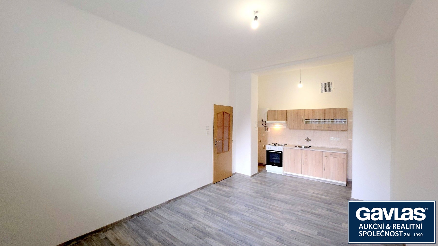 Kuchyň - pohled od okna