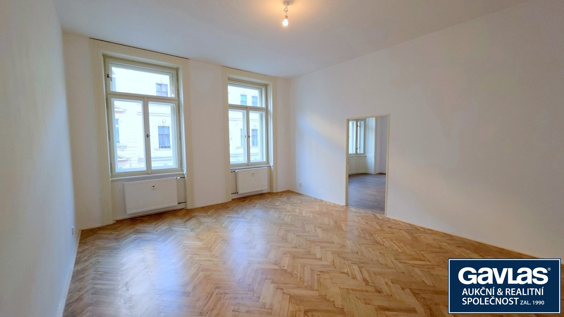 Obývací pokoj  -pohled k oknu