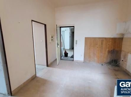 předsíň  - pohled ke vstupu | Prodej bytu, 2+kk, 45 m²