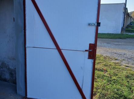 Idetail vrat | Pronájem - malý objekt/garáž