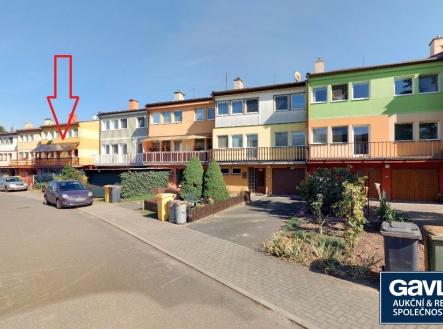 2 foto z ulice | Prodej bytu, 3+1, 76 m²