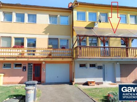 1 foto z ulice | Prodej bytu, 3+1, 76 m²