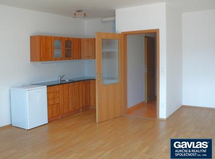 pohled ke kuch. koutu | Pronájem bytu, 1+kk, 34 m²