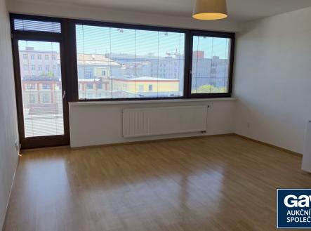 pohled k oknu 2026 | Pronájem bytu, 1+kk, 34 m²