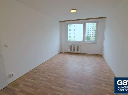 Obývák - pohled k oknu | Pronájem bytu, 2+kk, 42 m²