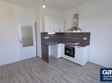 Pokoj . pohled od okna | Pronájem bytu, 1+kk, 22 m²