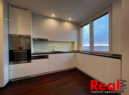EF478CC1-3B59-41F9-80C2-9DAD693D1EFA | Pronájem bytu, 3+kk, 67 m²