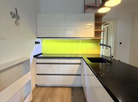 IMG_1098 | Pronájem bytu, 3+kk, 93 m²