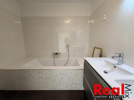 IMG_1024 | Pronájem bytu, 3+kk, 93 m²