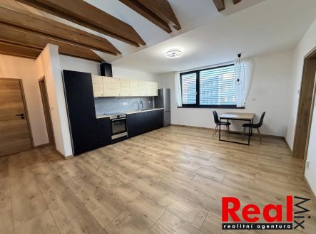 IMG_2217 | Pronájem bytu, 2+kk, 65 m²