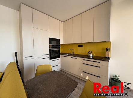 Pronájem bytu, 1+kk, 33 m² obrázek