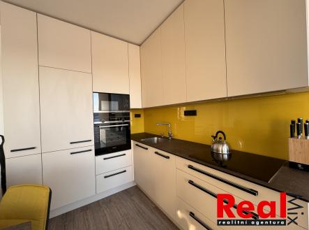 IMG_6613 | Pronájem bytu, 1+kk, 33 m²