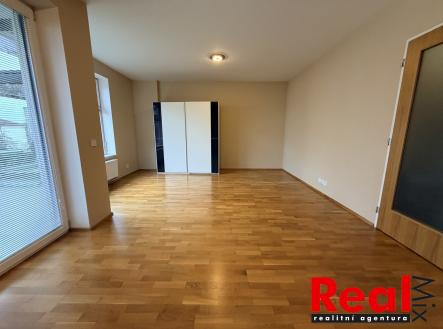 IMG_3232 | Pronájem bytu, 1+kk, 42 m²