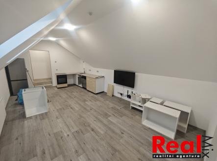 Pronájem bytu, 4+kk, 97 m²