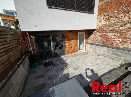 20BCD6BE-2F64-4E5D-B1A3-B9D704F6C31E | Pronájem bytu, 3+kk, 130 m²
