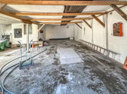 . | Prodej - dům/vila, 298 m²