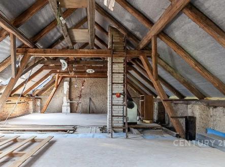 . | Prodej - dům/vila, 200 m²