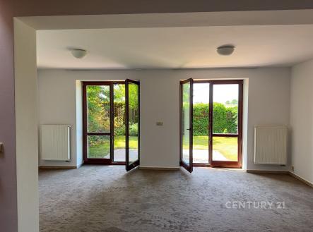 vstup na zahradu | Pronájem - dům/vila, 200 m²