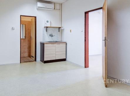 . | Pronájem - kanceláře, 40 m²