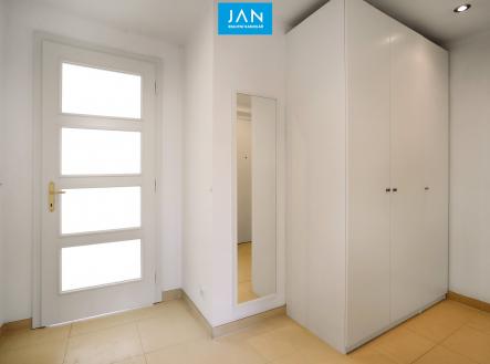 Rybalkova (12) | Pronájem bytu, 2+kk, 41 m²