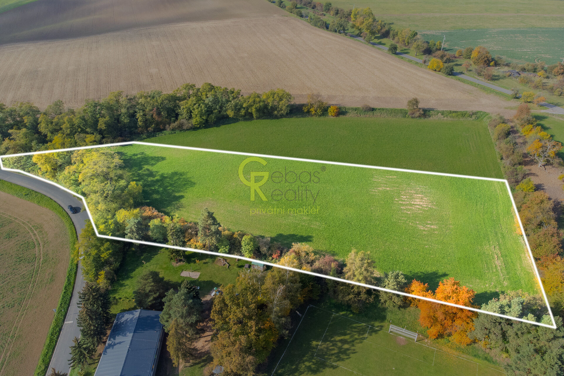 stavební pozemek s obrovským potenciálem - Tismice, Středočeský kraj