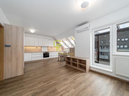 Pronájem bytu, 3+kk, 77 m²