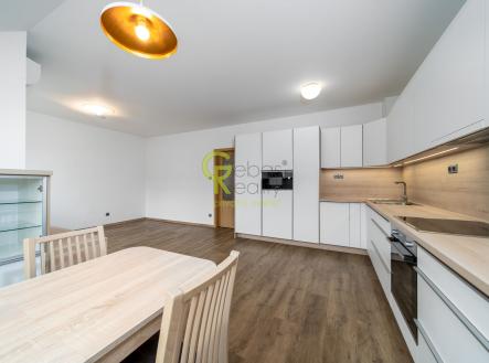 Pronájem bytu, 3+kk, 77 m²